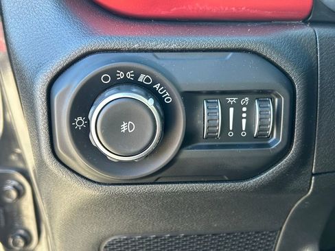 Used 2020 Jeep Wrangler Unlimited Rubicon image 31