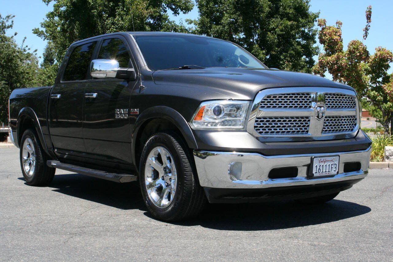 Used 2017 RAM 1500 Laramie AWD/4WD image 1