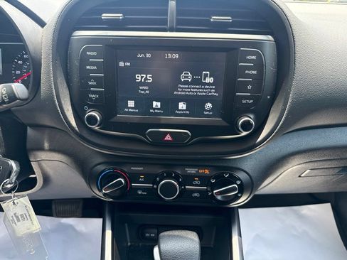 Used 2020 Kia Soul LX FWD image 18