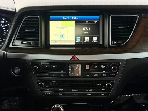 Used 2015 Hyundai Genesis 5.0 RWD image 19