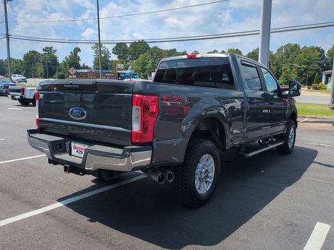 Used 2019 Ford F250 XL w/ STX Appearance Package AWD/4WD image 5