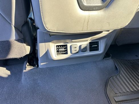 Used 2021 Chevrolet Silverado 1500 LT image 22