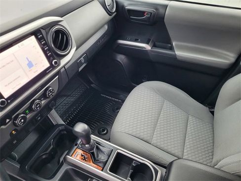 Used 2020 Toyota Tacoma SR5 image 10