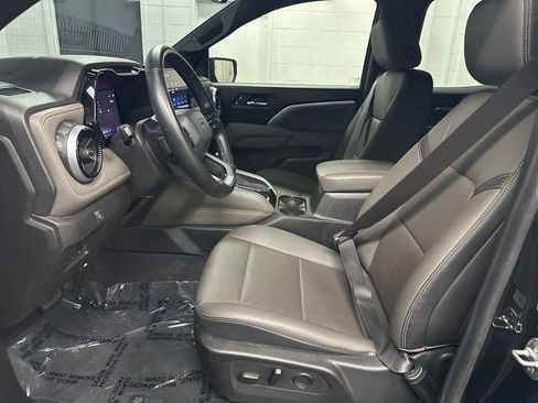 Used 2024 Chevrolet Colorado ZR2 w/ ZR2 Convenience Package III image 19