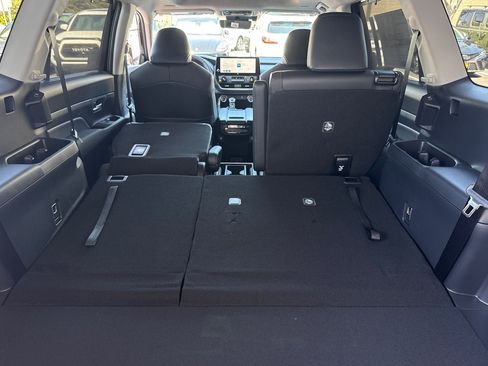 New 2026 Toyota Grand Highlander AWD Hybrid image 17