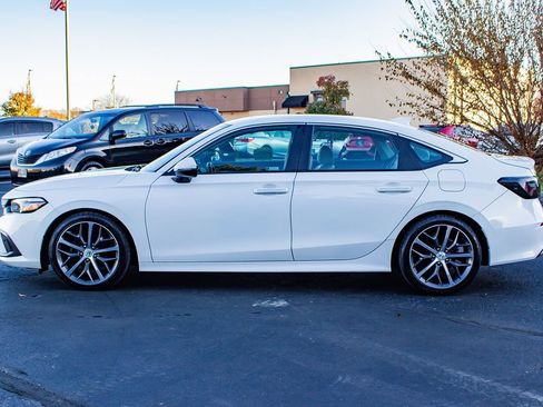 Used 2023 Honda Civic Touring image 5