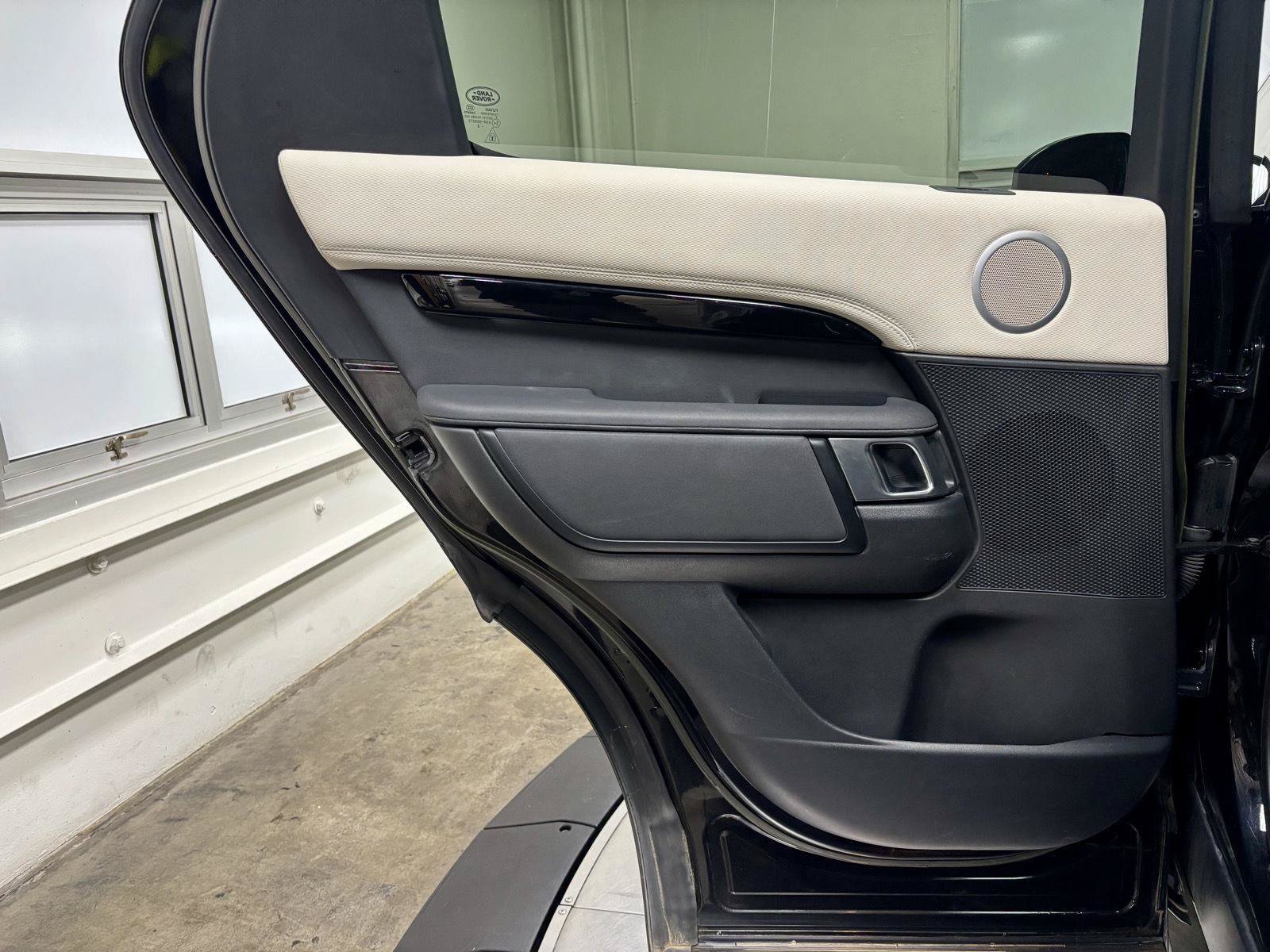 Used 2023 Land Rover Discovery S R-Dynamic AWD/4WD image 18