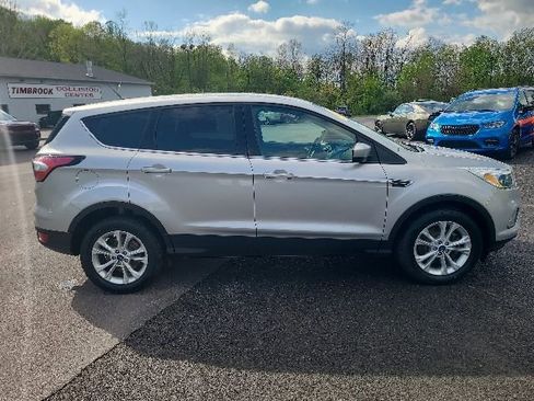 Used 2017 Ford Escape SE w/ SE Cold Weather Package AWD/4WD image 6