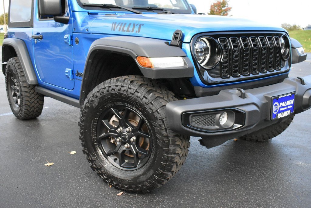 Used 2025 Jeep Wrangler Sport AWD/4WD image 4