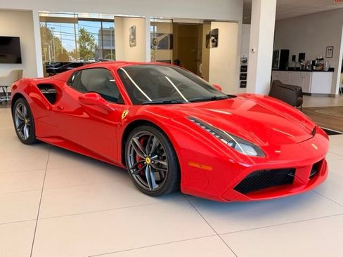 Used 2018 Ferrari 488 Spider RWD image 2