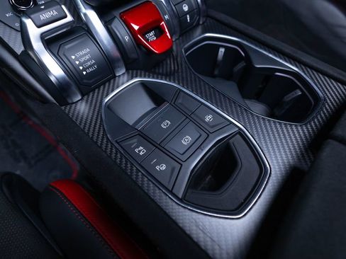 Used 2024 Lamborghini Urus Performante AWD/4WD image 55