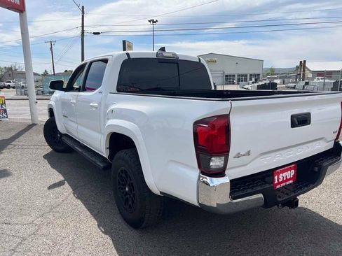 Used 2019 Toyota Tacoma SR5 AWD/4WD image 7