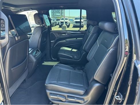 Used 2021 Cadillac Escalade ESV Sport w/ Driver Assist Tech Package AWD/4WD image 27