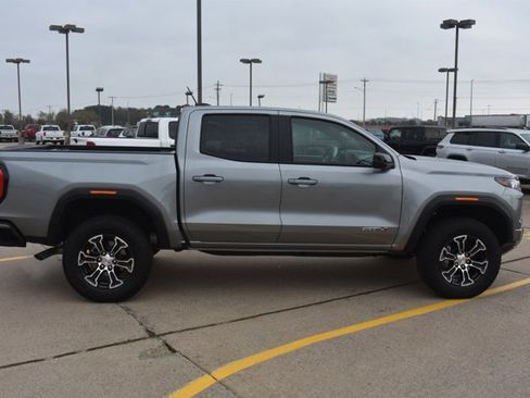 Used 2025 GMC Canyon AT4 image 4