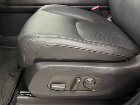 Used 2025 Kia Carnival SX Prestige FWD image 13