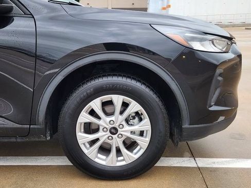 Certified 2025 Ford Escape Active AWD/4WD image 9