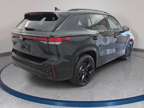 New 2026 Volkswagen Tiguan SE R-Line FWD image 5
