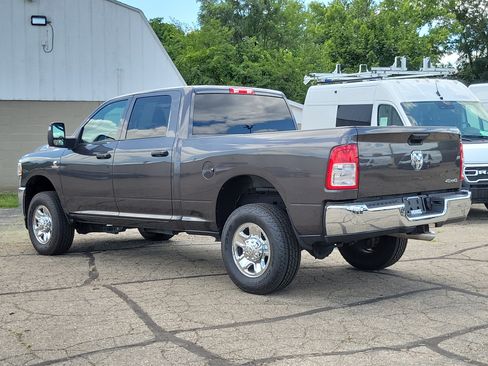 Used 2024 RAM 2500 Tradesman w/ Chrome Appearance Group AWD/4WD image 3