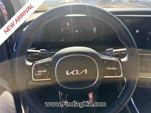 Certified 2025 Kia Carnival SX Prestige image 8