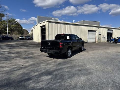 Used 2023 Nissan Frontier SV w/ SV Convenience Package image 5