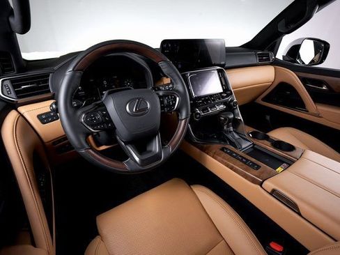 Used 2025 Lexus LX 600 4WD w/ Accessory Package (2T) image 31