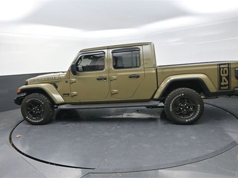 Used 2025 Jeep Gladiator Sport image 4