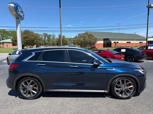 Used 2019 INFINITI QX50 Essential w/ Sensory Package AWD/4WD image 2