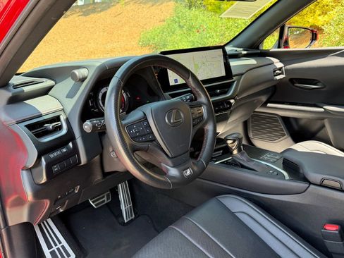 Used 2023 Lexus UX 250h F Sport FWD image 14
