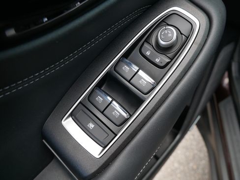 Certified 2025 Subaru Outback Limited AWD/4WD image 19