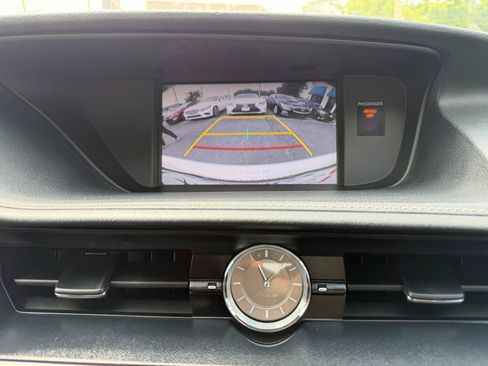 Used 2016 Lexus ES 350 w/ Premium Package w/Wood Trim FWD image 18
