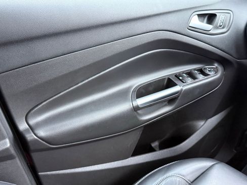 Used 2018 Ford Escape SEL image 32