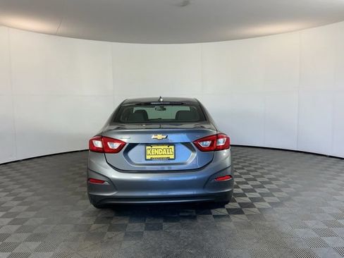 Used 2018 Chevrolet Cruze LT FWD image 6