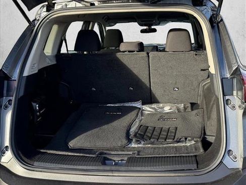 Used 2023 Nissan Rogue S image 8