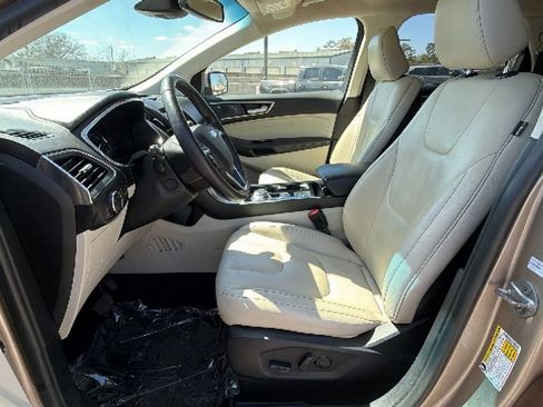 Used 2020 Ford Edge Titanium image 16