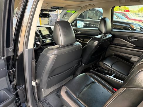Used 2022 Nissan Pathfinder SL w/ SL Premium Package FWD image 20