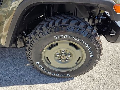 New 2026 Jeep Gladiator Sport image 17