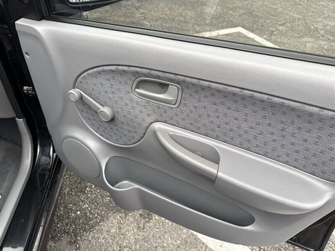 Used 2005 Kia Rio Sedan image 21