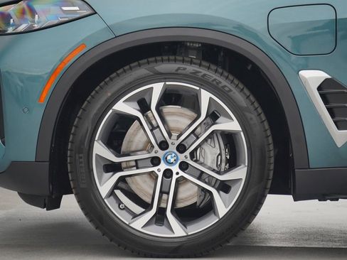 Used 2025 BMW X5 xDrive50e w/ Premium Package image 5