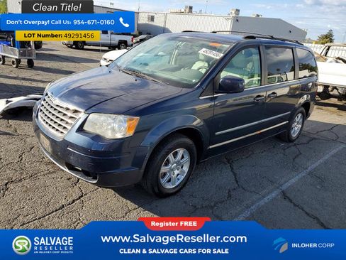 Used 2009 Chrysler Town & Country Touring image 1