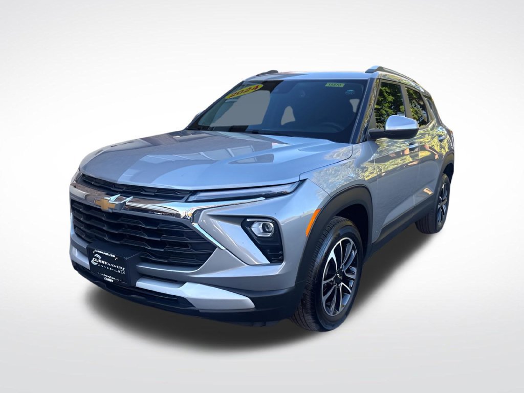 Used 2024 Chevrolet TrailBlazer LT w/ Convenience Package AWD/4WD image 3