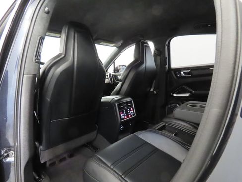 Certified 2022 Porsche Cayenne Turbo GT AWD/4WD image 43