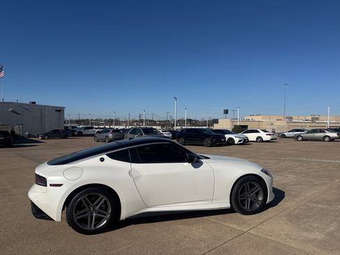 Certified 2025 Nissan Z Sport w/ Floor Mat Package image 28