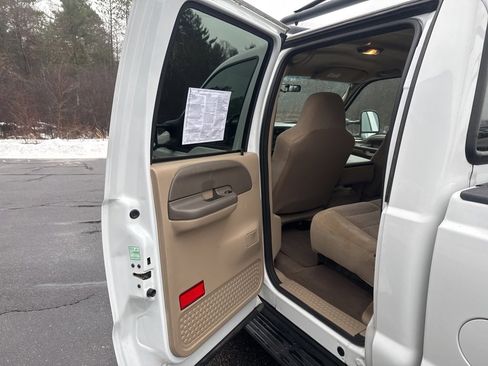 Used 2003 Ford F350 XLT image 27