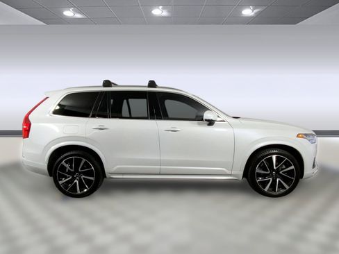 Used 2022 Volvo XC90 T6 Momentum w/ Advanced Package image 6