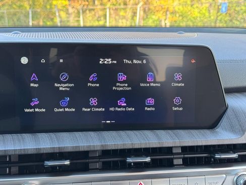 Used 2024 Kia Telluride EX w/ EX Captain's Chair Package image 14