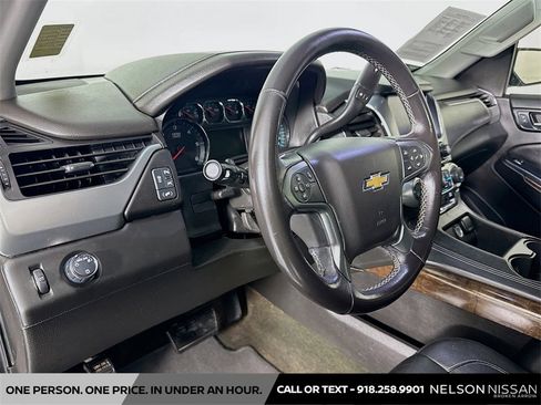 Used 2018 Chevrolet Suburban LT image 9