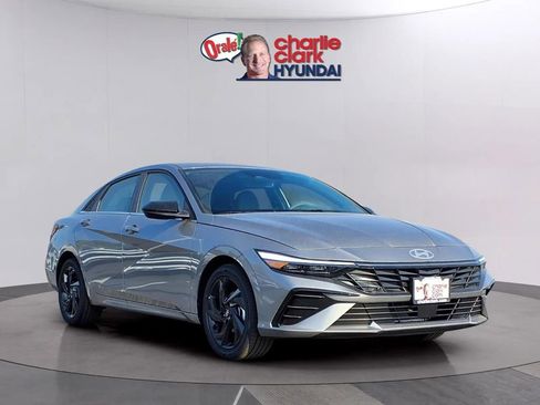 New 2026 Hyundai Elantra SEL Sport image 6