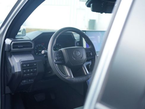 Used 2024 Toyota Tacoma Trailhunter HV 4x4 4dr Double image 30