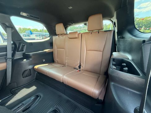 Certified 2024 Toyota Grand Highlander AWD Hybrid image 13