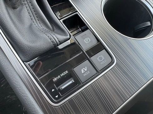 Certified 2023 Toyota Sienna Limited image 22